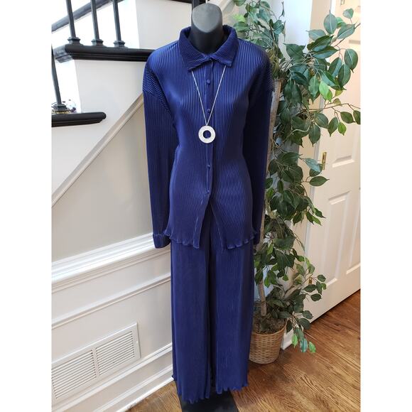 Women's Navy Blue Pleated X-Large Two-Piece Set Button Up Top & Wide-Leg Pants - Picture 1 of 16